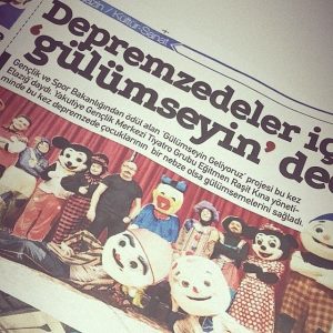 Depremzedeler için Gülümseyin Dediler